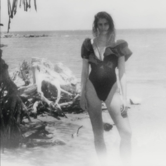 SWIMSUIT / TOP WITH MAXI RUFFLE - Picture 5 of 6